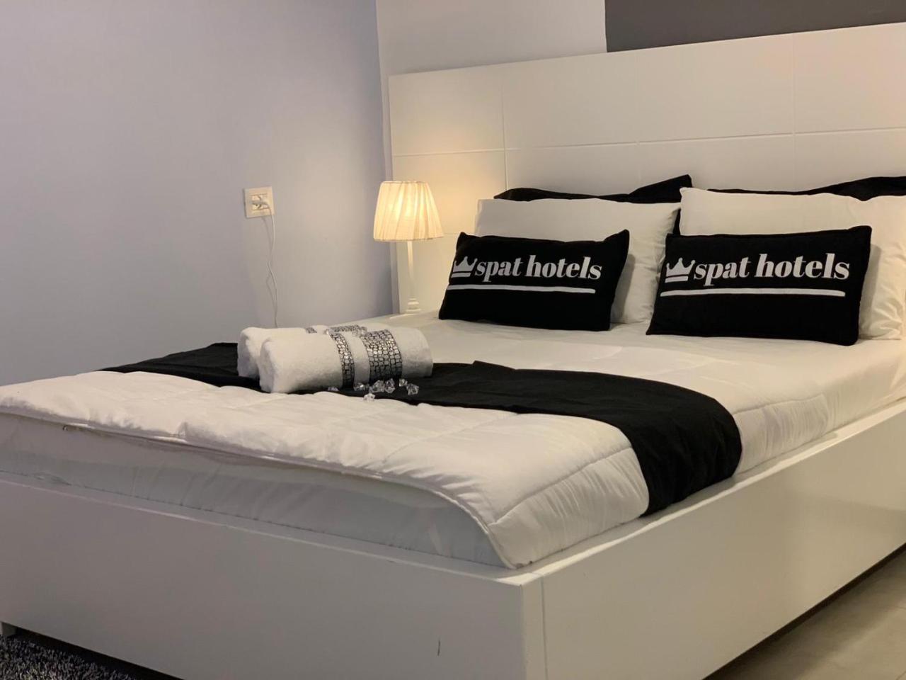 Spat Apartments Bat Yam Exterior foto