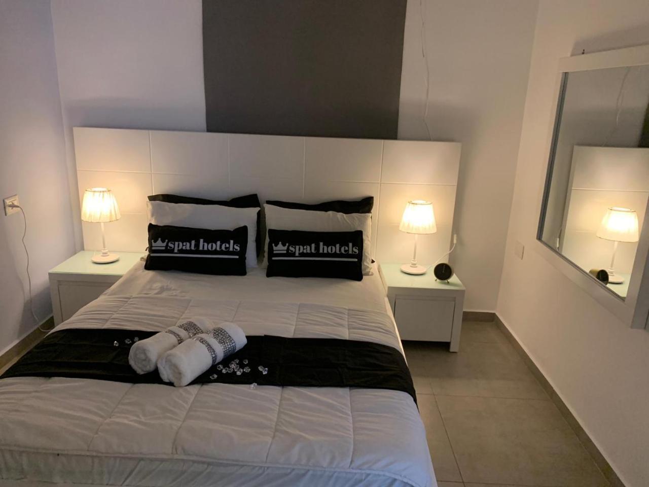 Spat Apartments Bat Yam Exterior foto